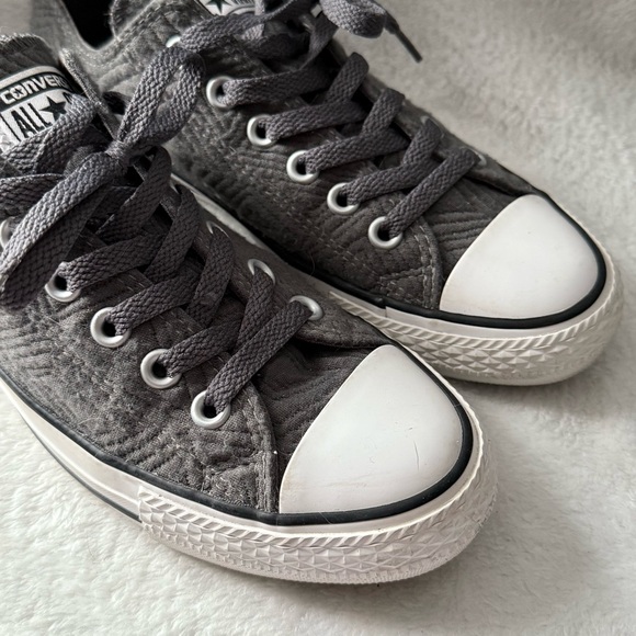 Converse All Stars Textured Charcoal Sneakers Women’s Size 7 Lace Up Whimsigoth - Picture 2 of 13